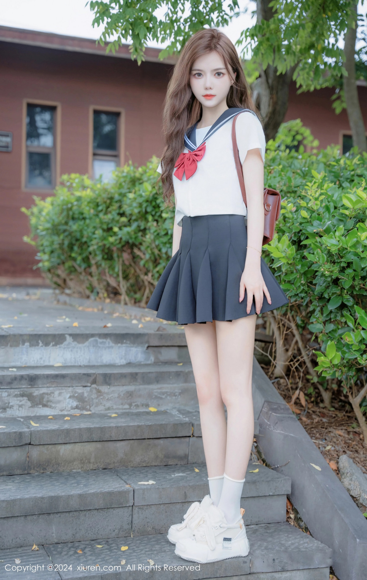 [秀人网] 2024.08.01 No.8948 拍黄瓜girl 制服美腿  第6张