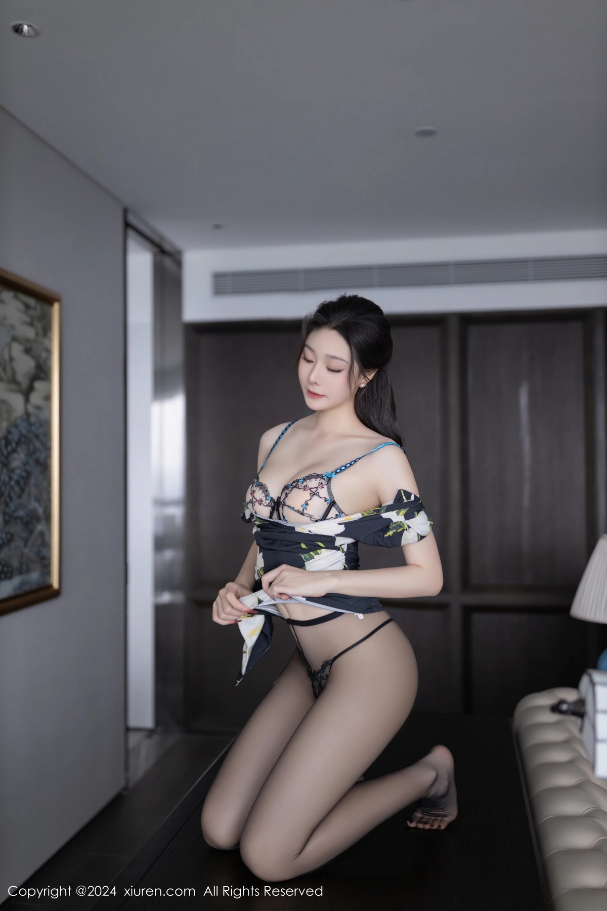 [秀人网] 2024.06.27 No.8768 小逗逗 黑丝美腿  第27张