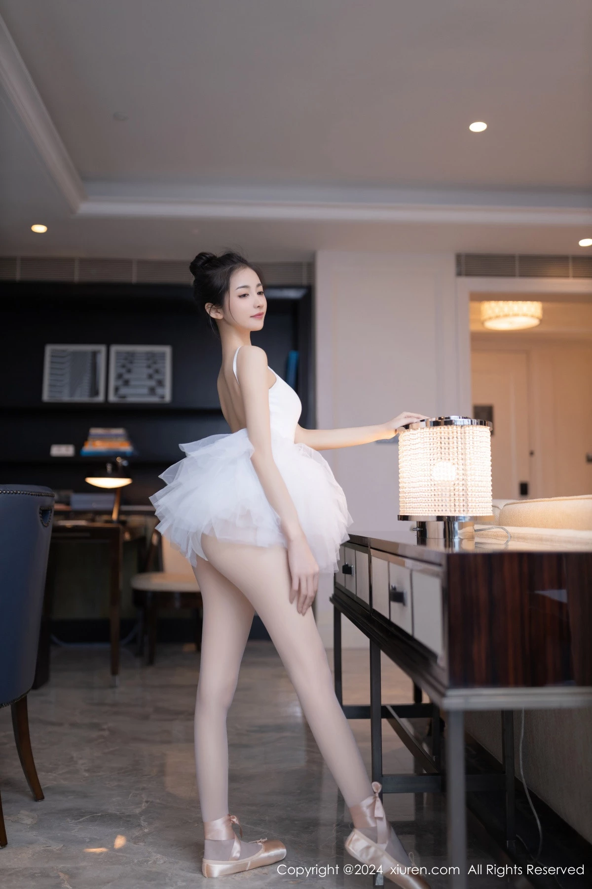 [秀人网] 2024.06.05 No.8657 鱼尾fish 丝袜美腿  第11张