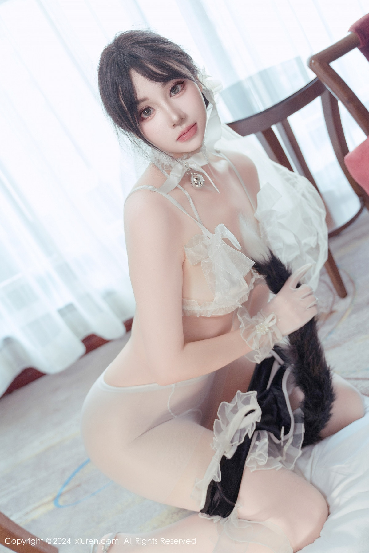 [秀人网] 2024.09.24 No.9197 汐汐爱吃草莓 丝袜美臀