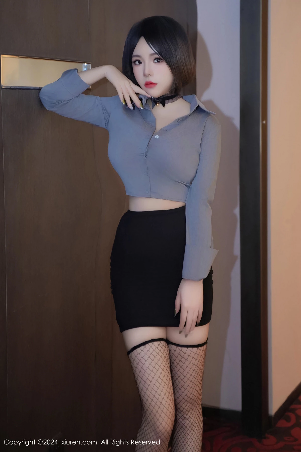 [秀人网] 2024.04.23 No.8435 陆萱雅 黑丝美腿  第16张