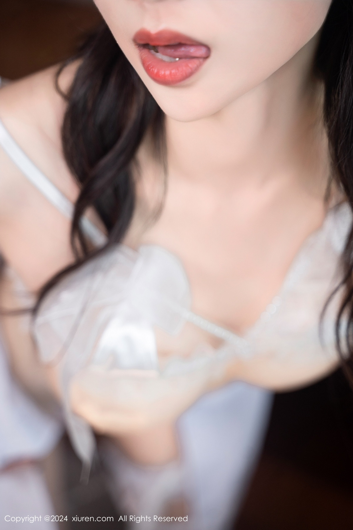 [秀人网] 2024.08.28 No.9077 宝宝甜 美腿丝袜  第7张