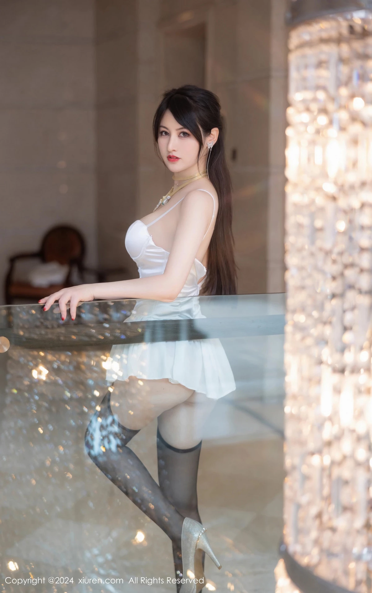 [秀人网] 2024.04.23 No.8436 诗诗kiki 黑丝美腿  第7张