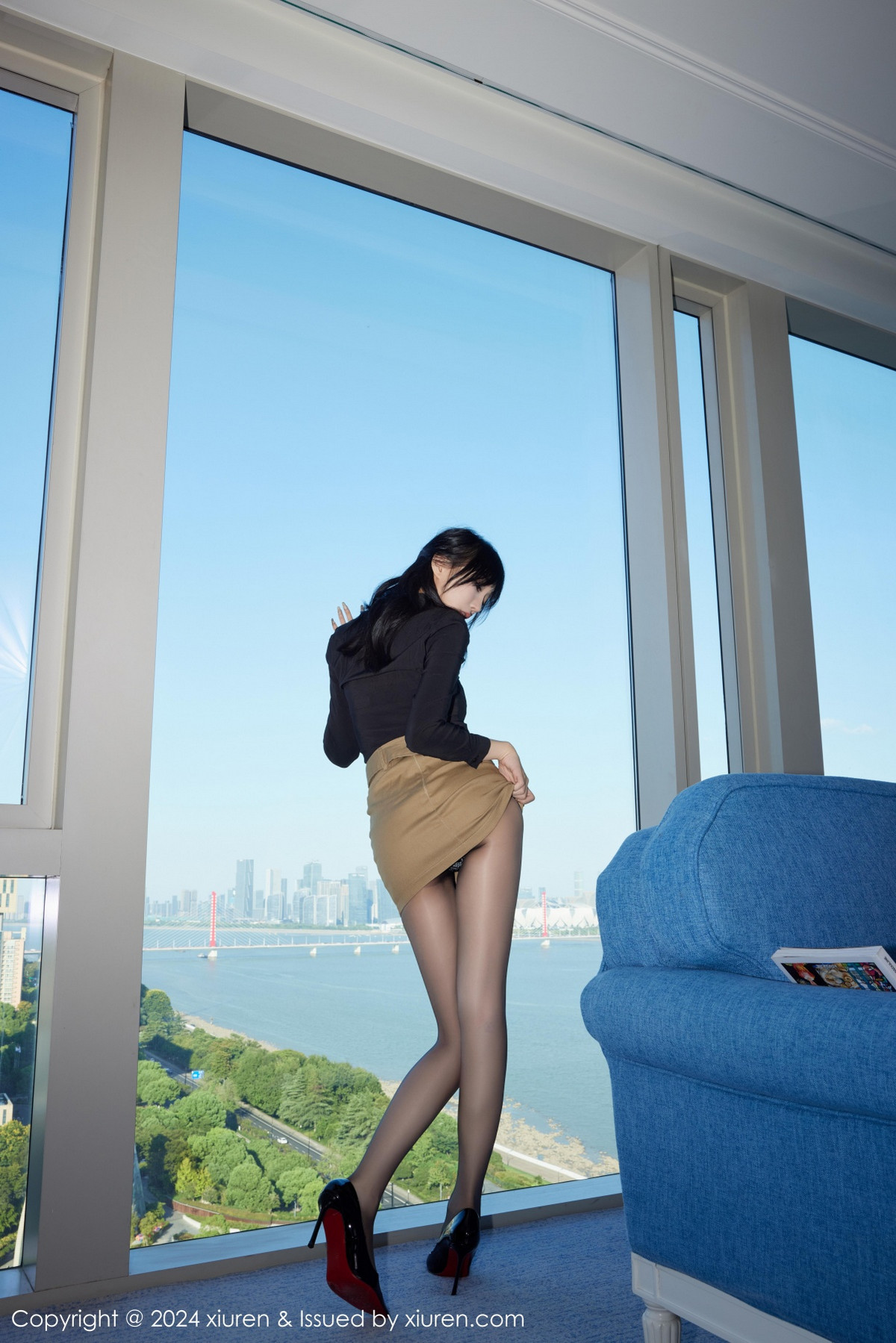 [秀人网] 2024.10.18 No.9309 玥儿玥er 短裙黑丝  第28张
