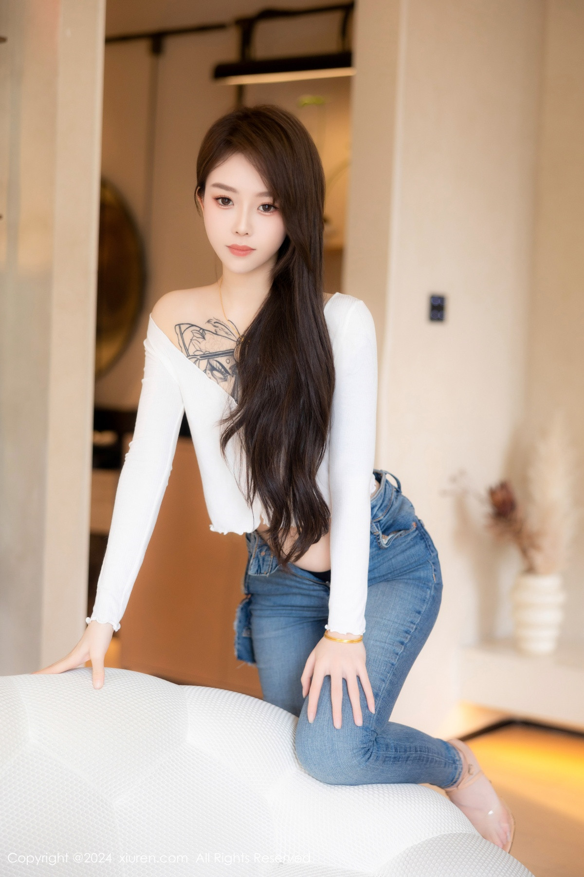 [秀人网] 2024.06.21 No.8740 奶瓶. 美腿性感  第25张