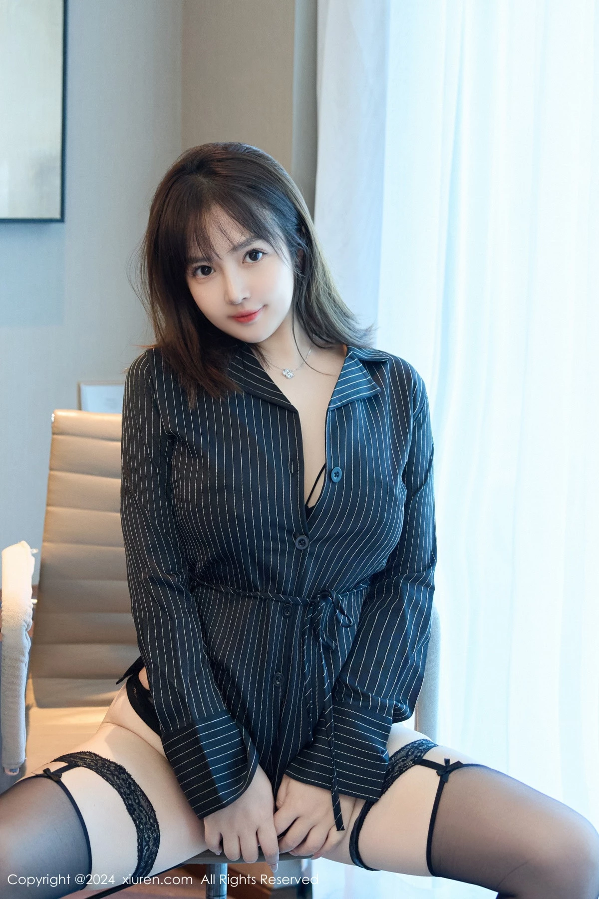 [秀人网] 2024.09.18 No.9170 养乐多Doll 黑丝美腿  第17张