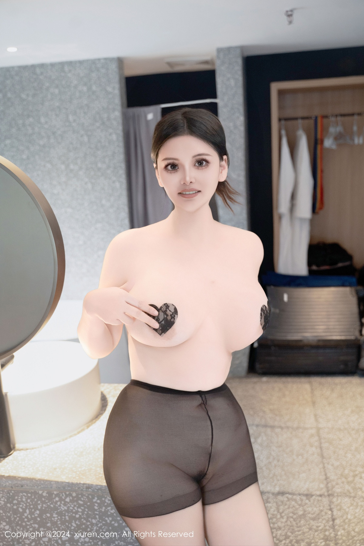 [秀人网] 2024.11.05 No.9394 陈三穗 黑丝美腿  第52张