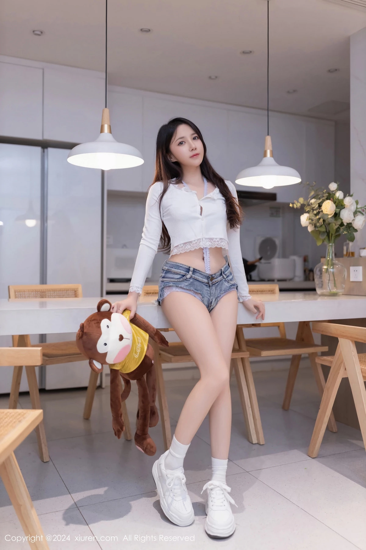 [秀人网] 2024.05.31 No.8639 鱼子酱Fish 美腿性感  第4张