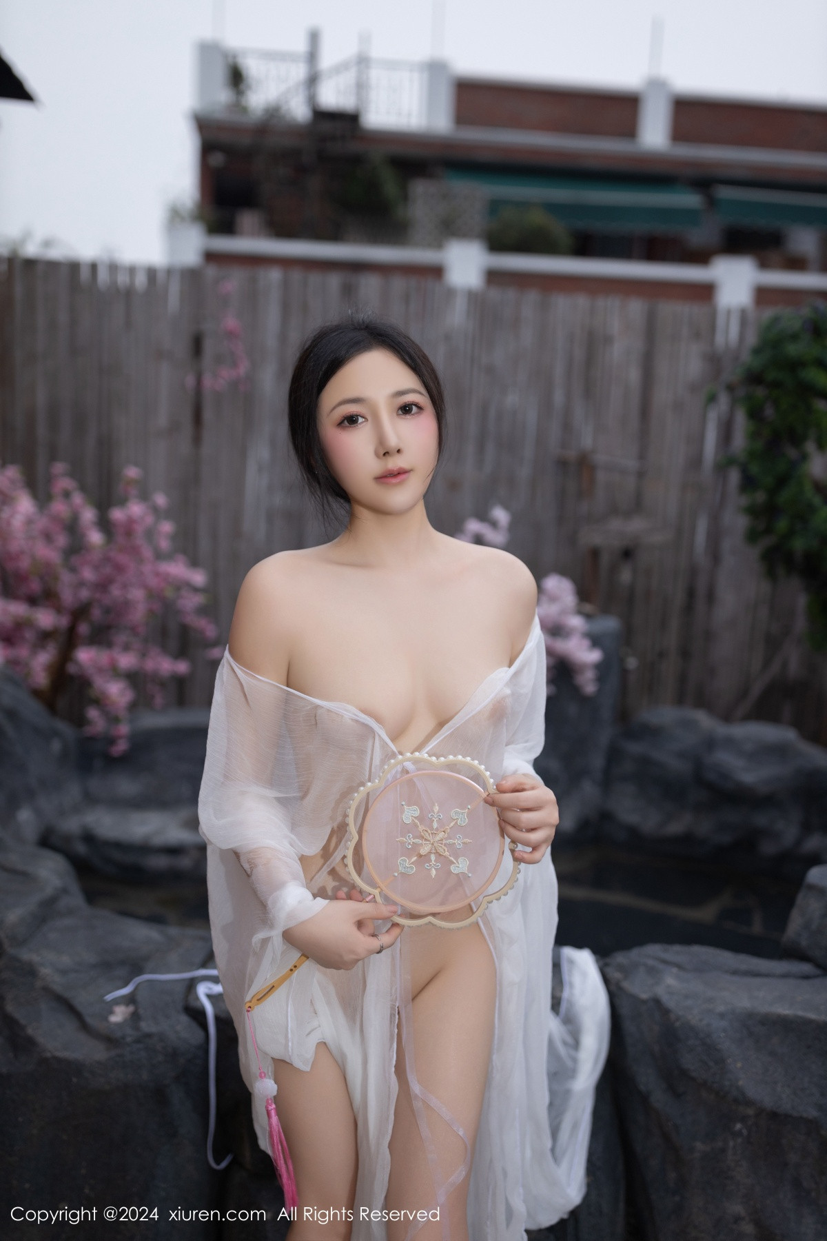 [秀人网] 2024.07.26 No.8927 鱼子酱Fish 美腿性感  第80张