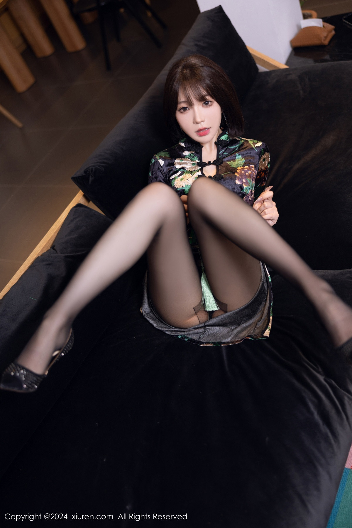 [秀人网] 2024.07.17 No.8876 徐莉芝Booty 黑丝美腿  第18张