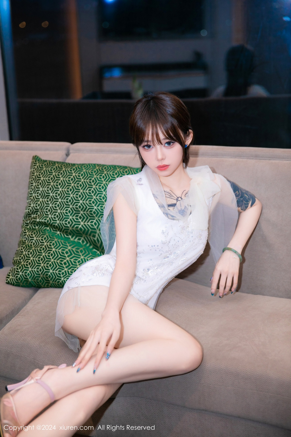 [秀人网] 2024.06.13 No.8696 奶瓶. 美腿性感  第9张