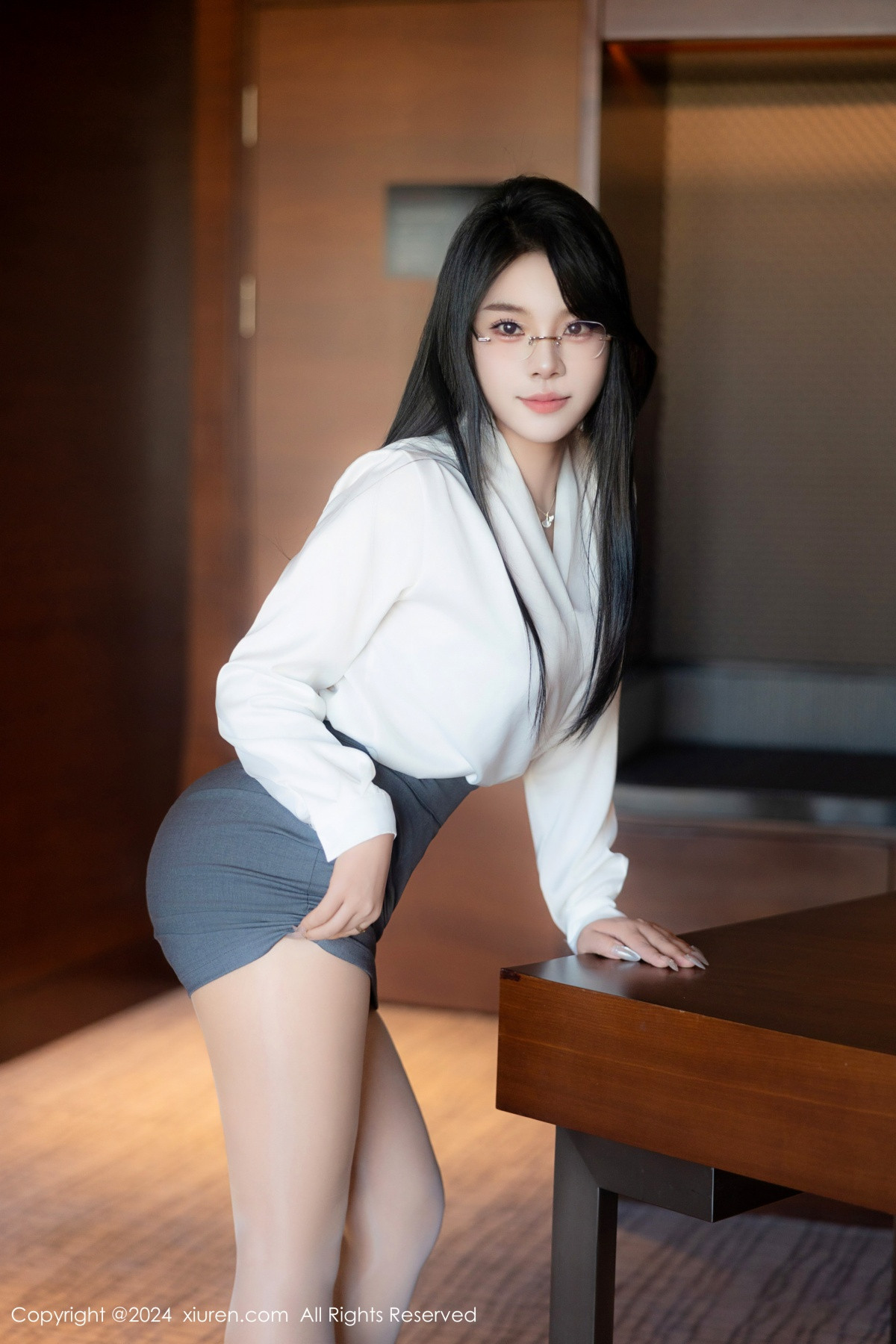 [秀人网] 2024.08.09 No.8989 麦田 丝袜美腿  第9张