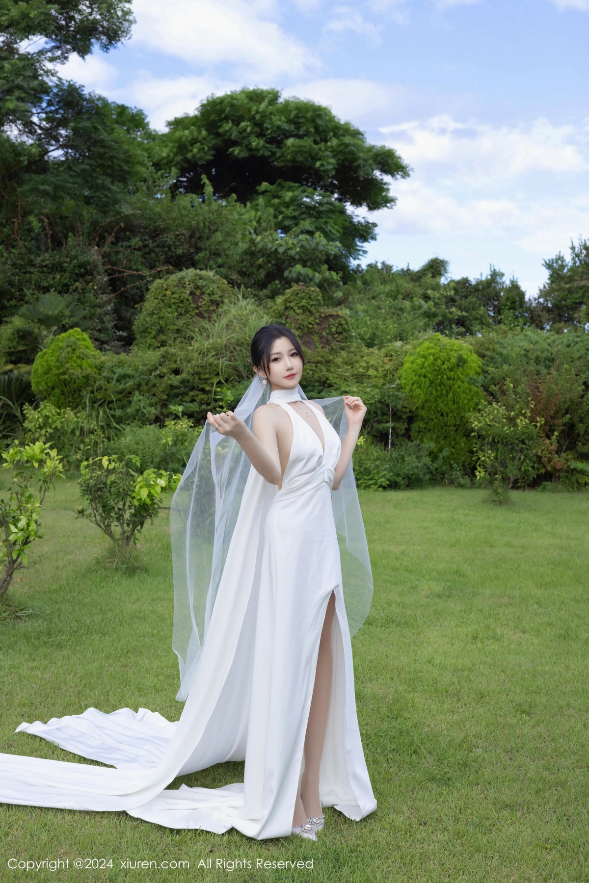 [秀人网] 2024.11.01 No.9387 鱼子酱Fish 丝袜美腿  第4张