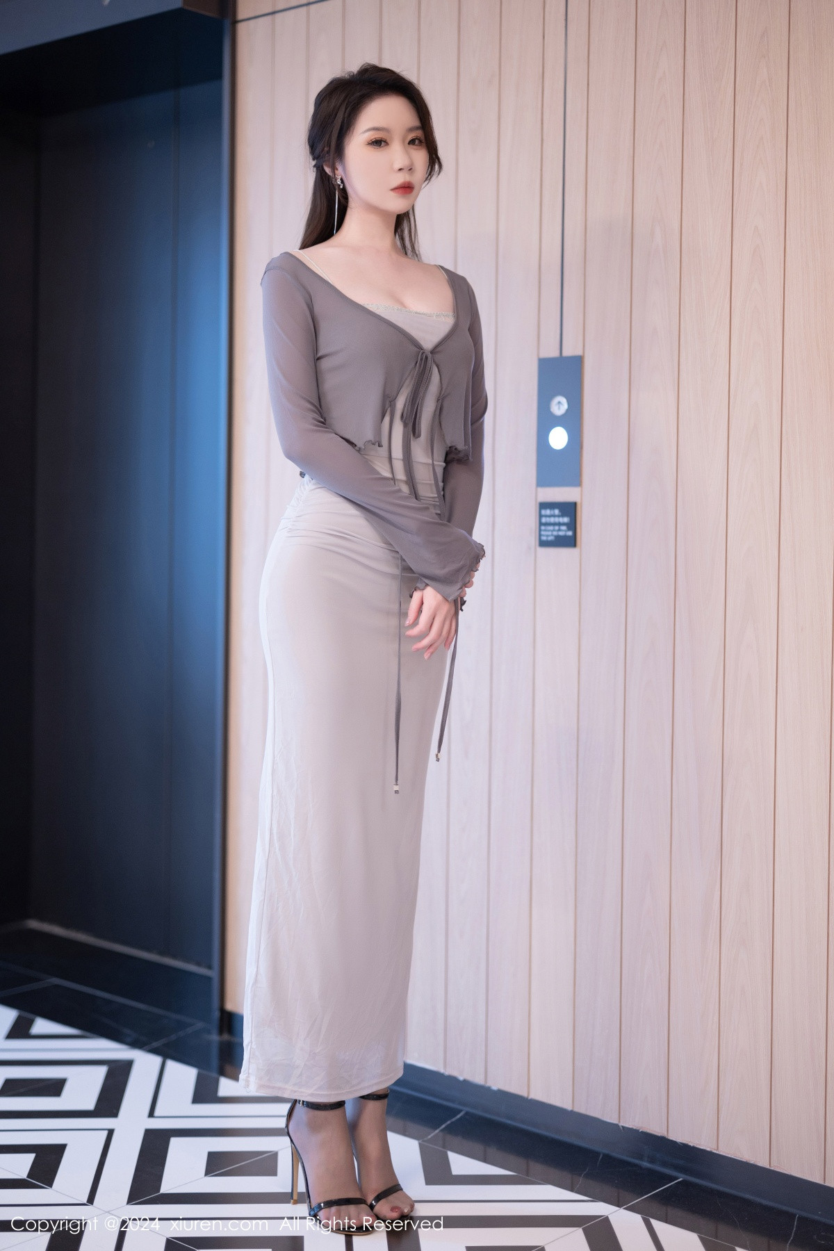 [秀人网] 2024.08.13 No.9007 梦心玥 丝袜美腿