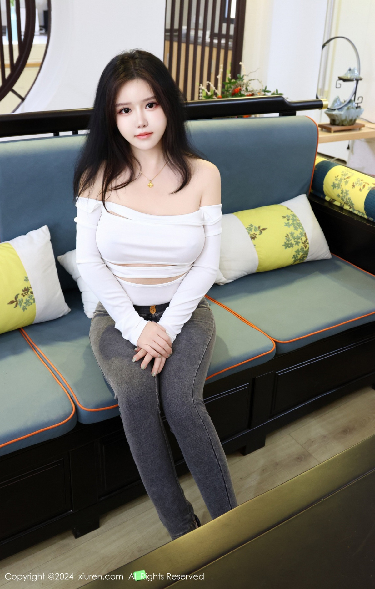 [秀人网] 2024.07.12 No.8853 小薯条nienie 性感美乳  第35张