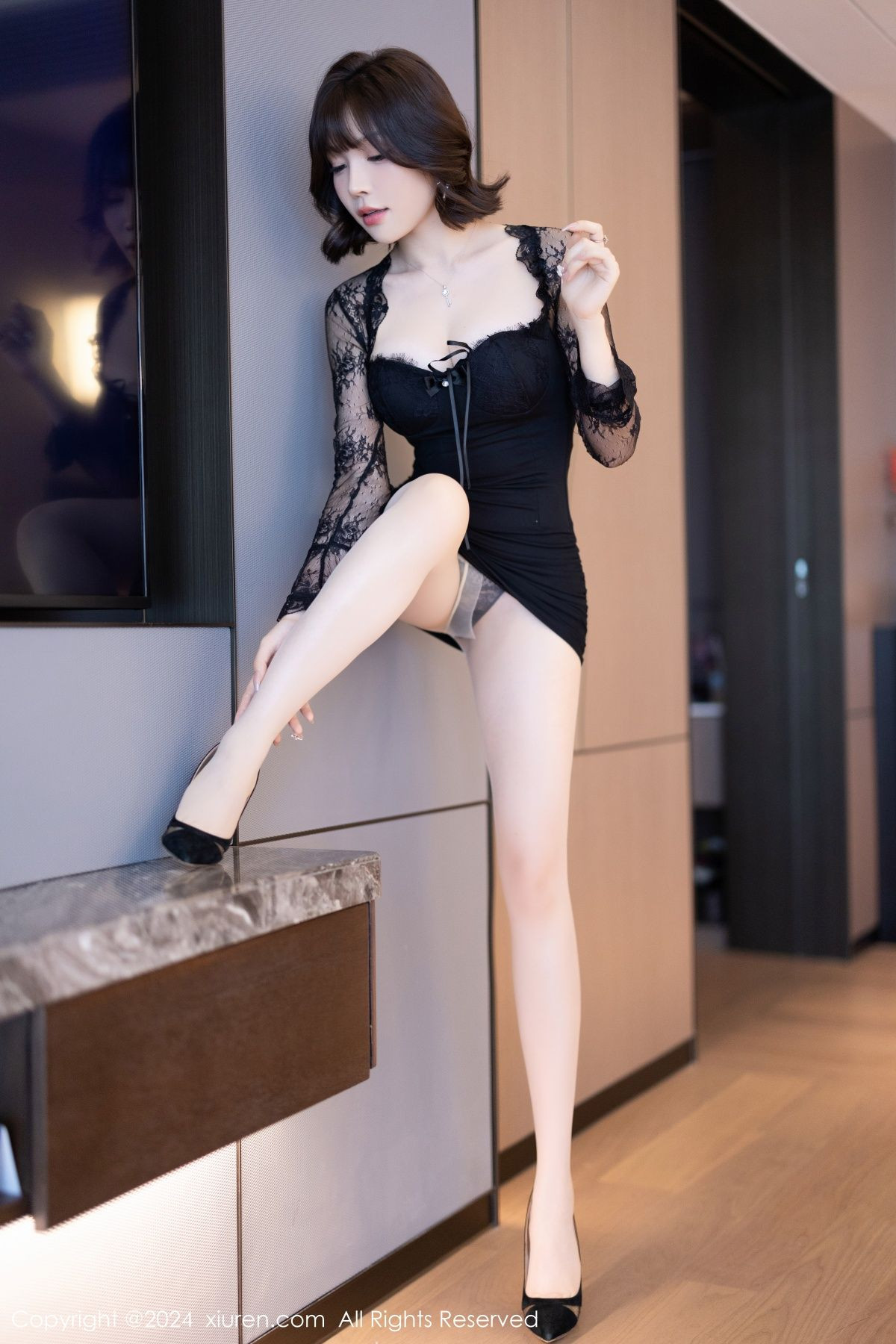 [秀人网] 2024.08.21 No.9048 徐莉芝Booty 时尚美腿  第20张