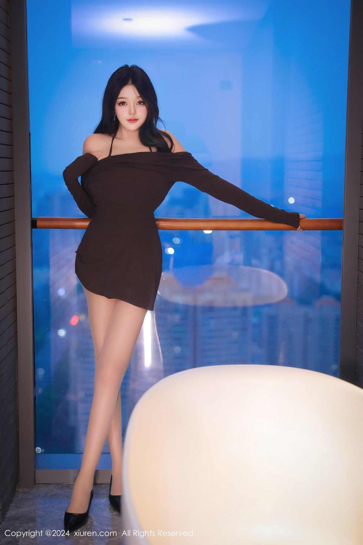 [秀人网] 2024.10.18 No.9306 柚柚小奶瓶 丝袜美臀  第23张