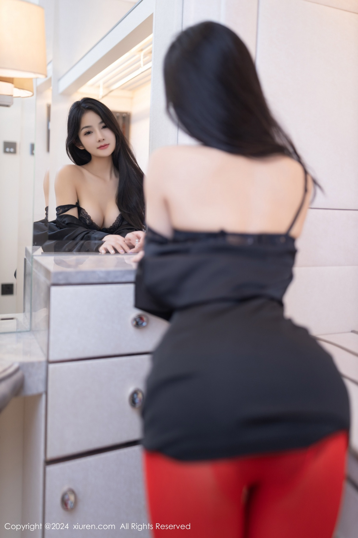 [秀人网] 2024.07.03 No.8801 谭小灵 丝袜美腿  第16张