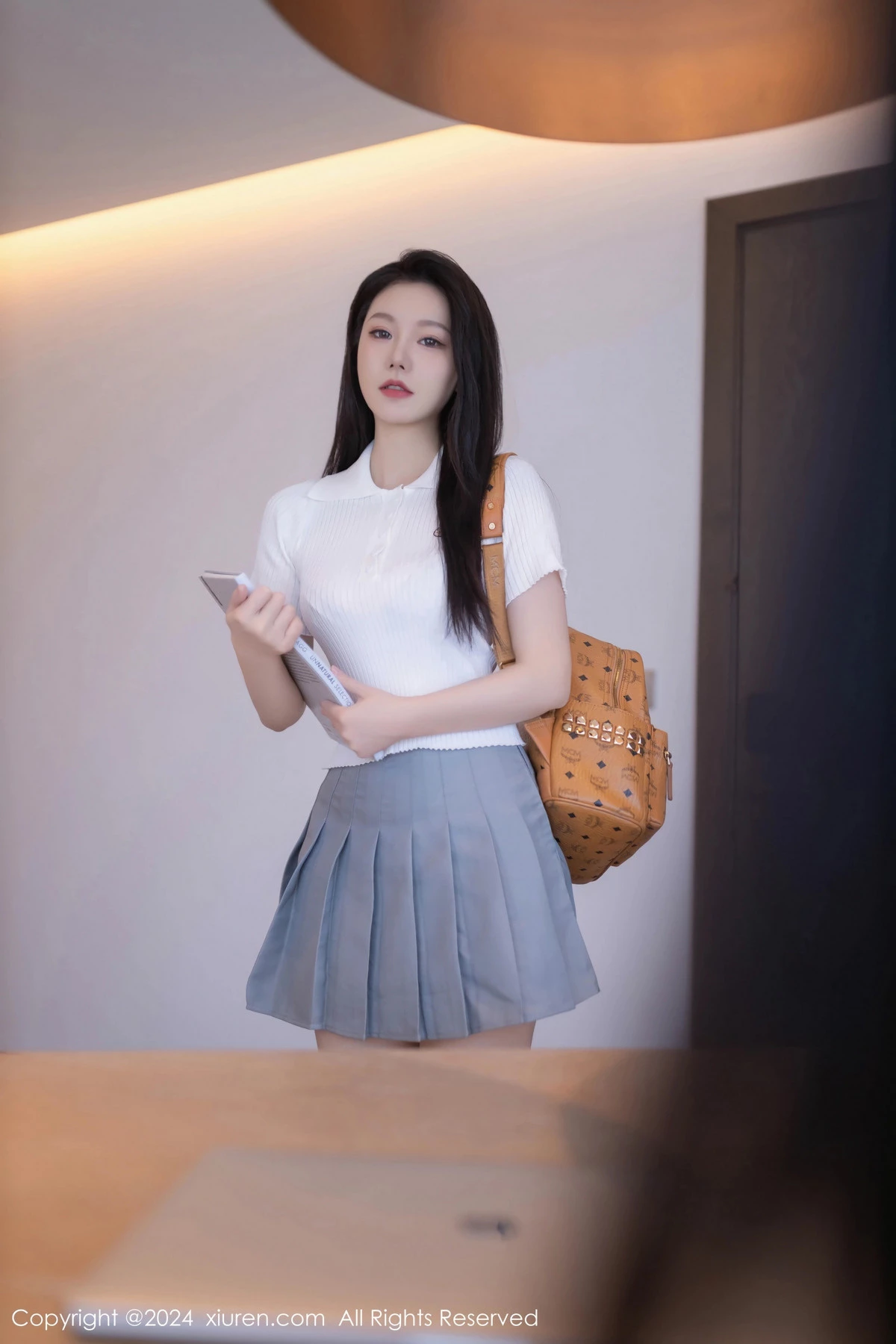 [秀人网] 2024.06.04 No.8649 安然anran 美腿短裙  第2张