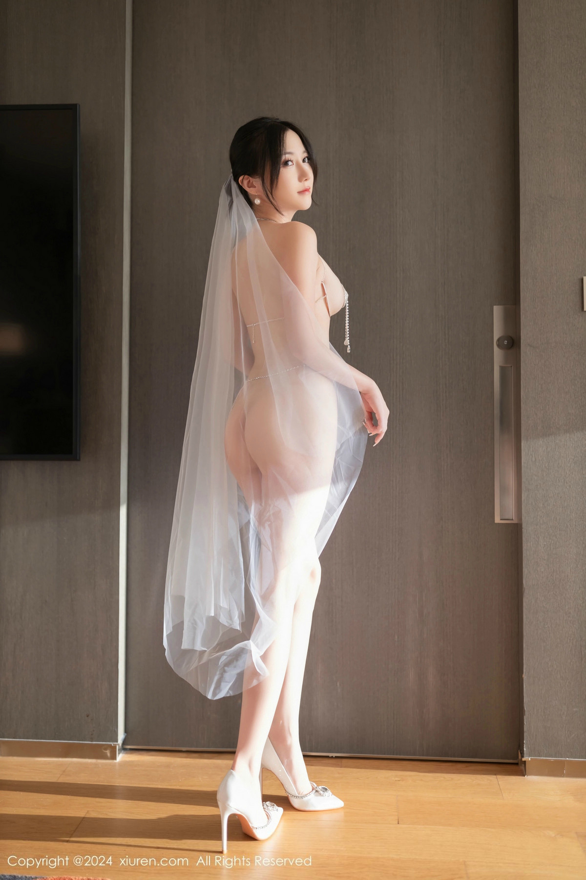 [秀人网] 2024.11.01 No.9387 鱼子酱Fish 丝袜美腿  第68张
