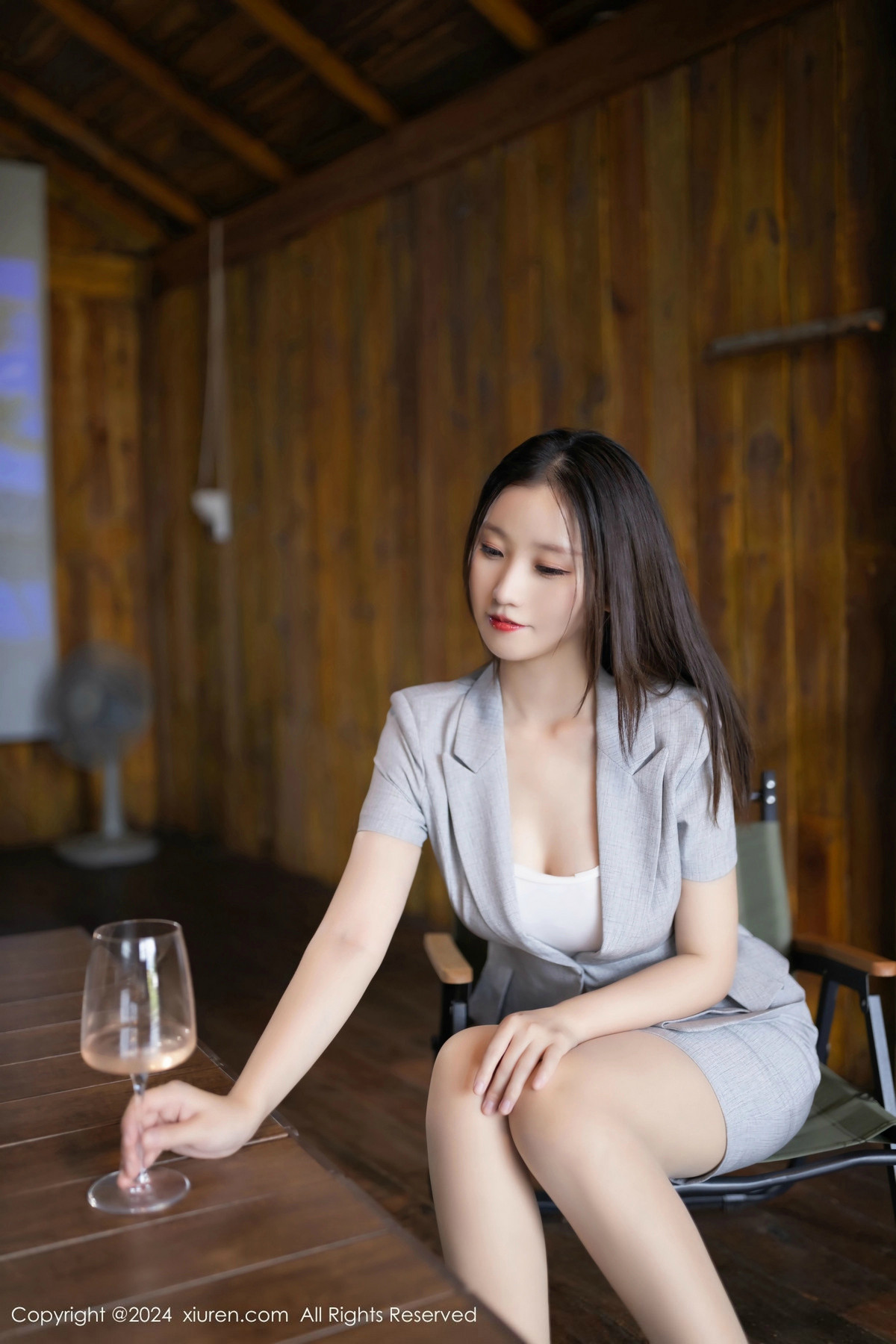 [秀人网] 2024.11.20 No.9474 杏子Yada 丝袜美腿  第8张