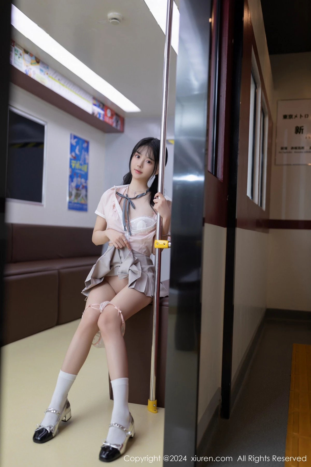 [秀人网] 2024.05.10 No.8515 幼幼 地铁美腿  第26张