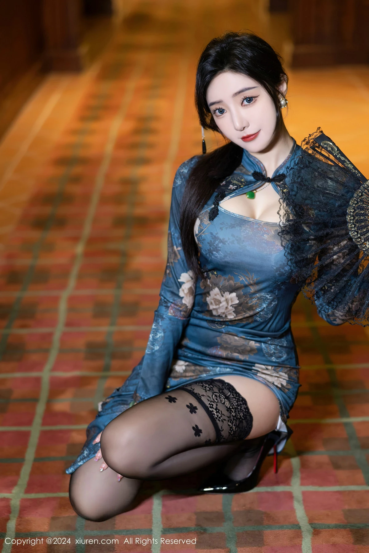 [秀人网] 2024.04.19 No.8425 王馨瑶yanni 美腿黑丝  第38张