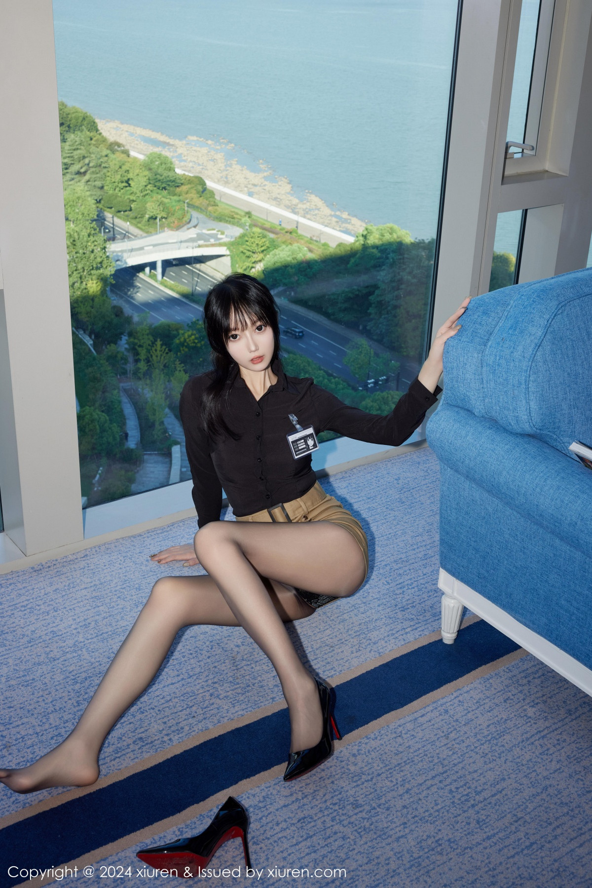 [秀人网] 2024.10.18 No.9309 玥儿玥er 短裙黑丝  第23张