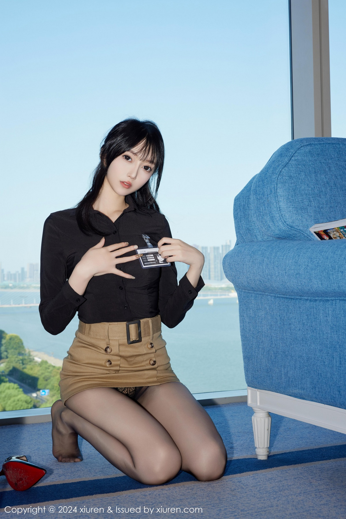 [秀人网] 2024.10.18 No.9309 玥儿玥er 短裙黑丝  第15张