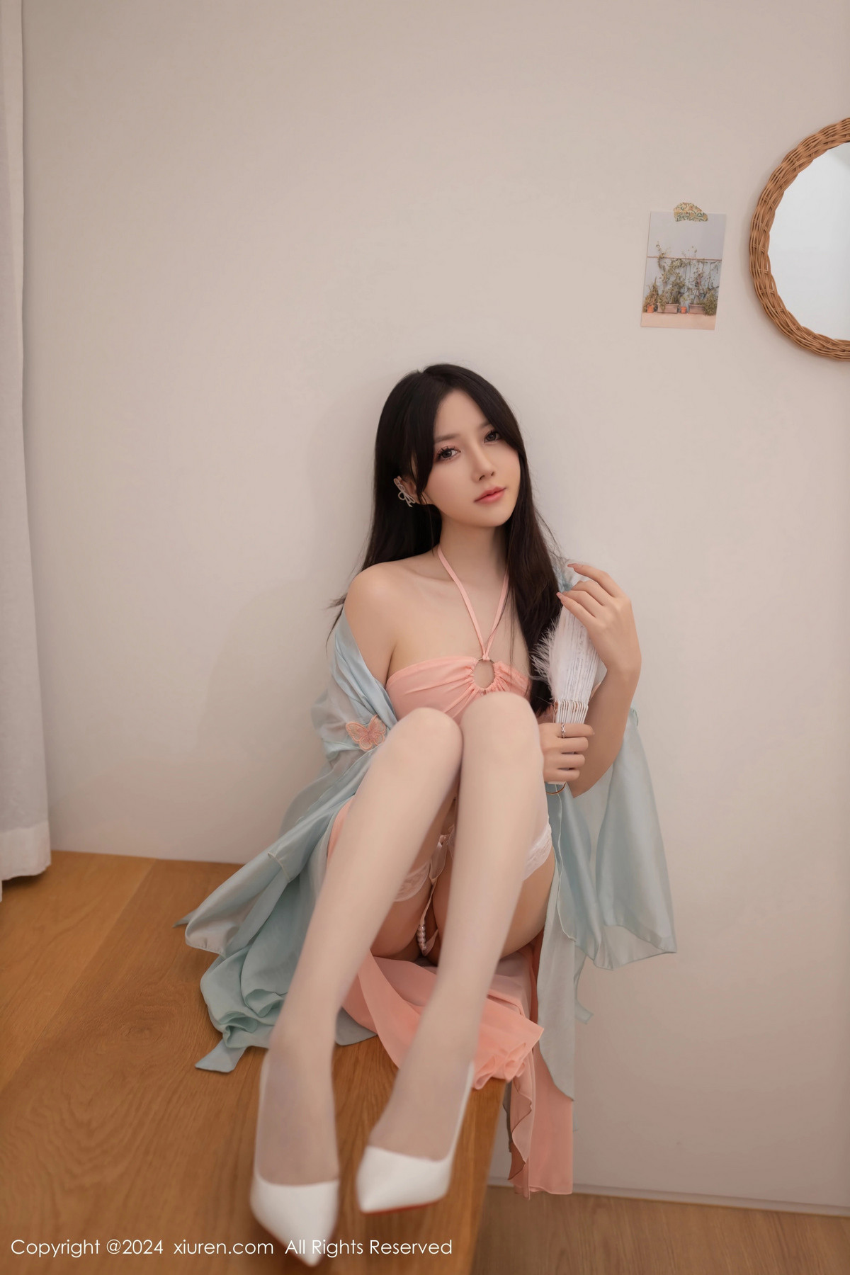 [秀人网] 2024.08.30 No.9093 鱼子酱Fish 丝袜美腿  第2张