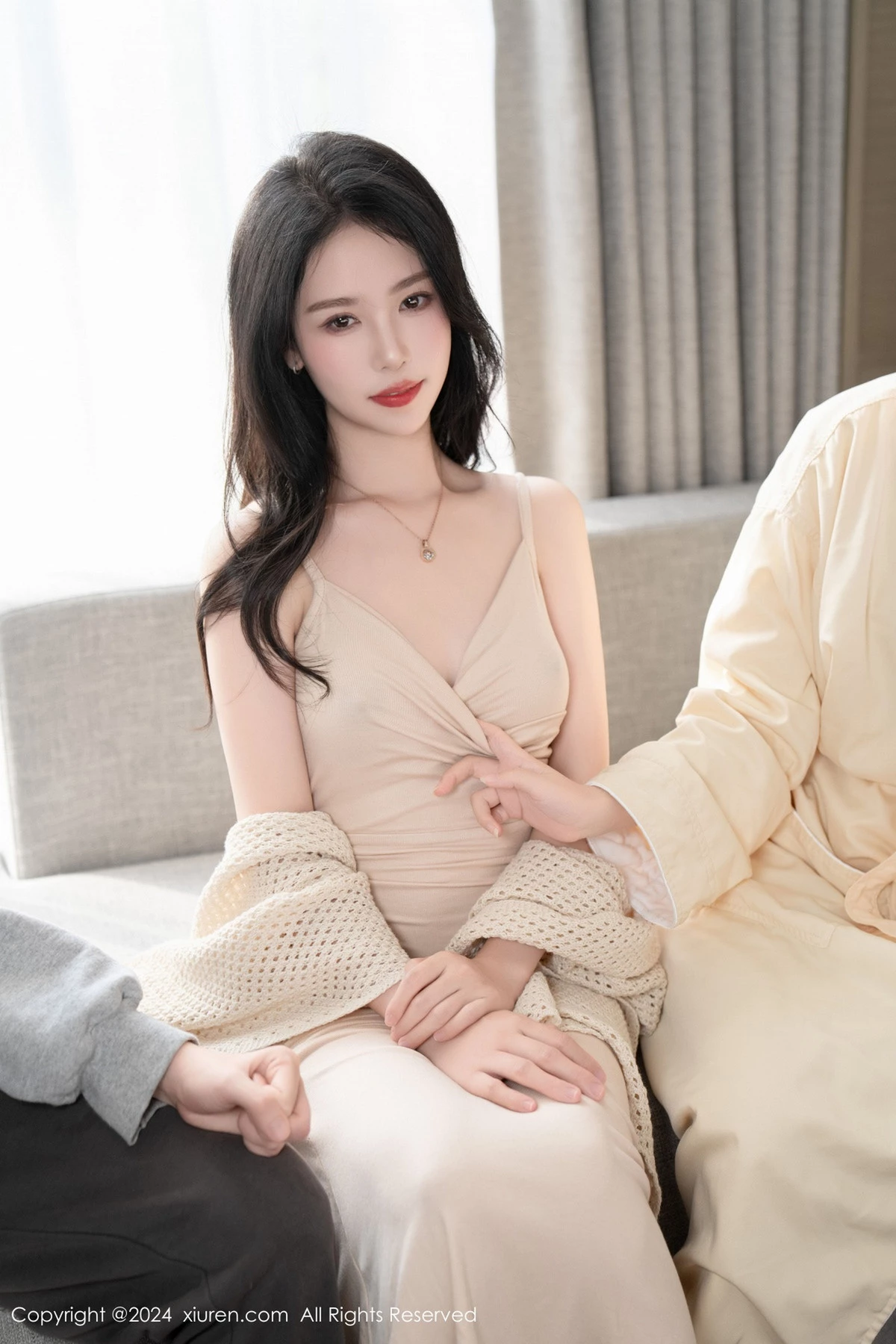 [秀人网] 2024.05.17 No.8559 利世 黑丝美腿  第22张