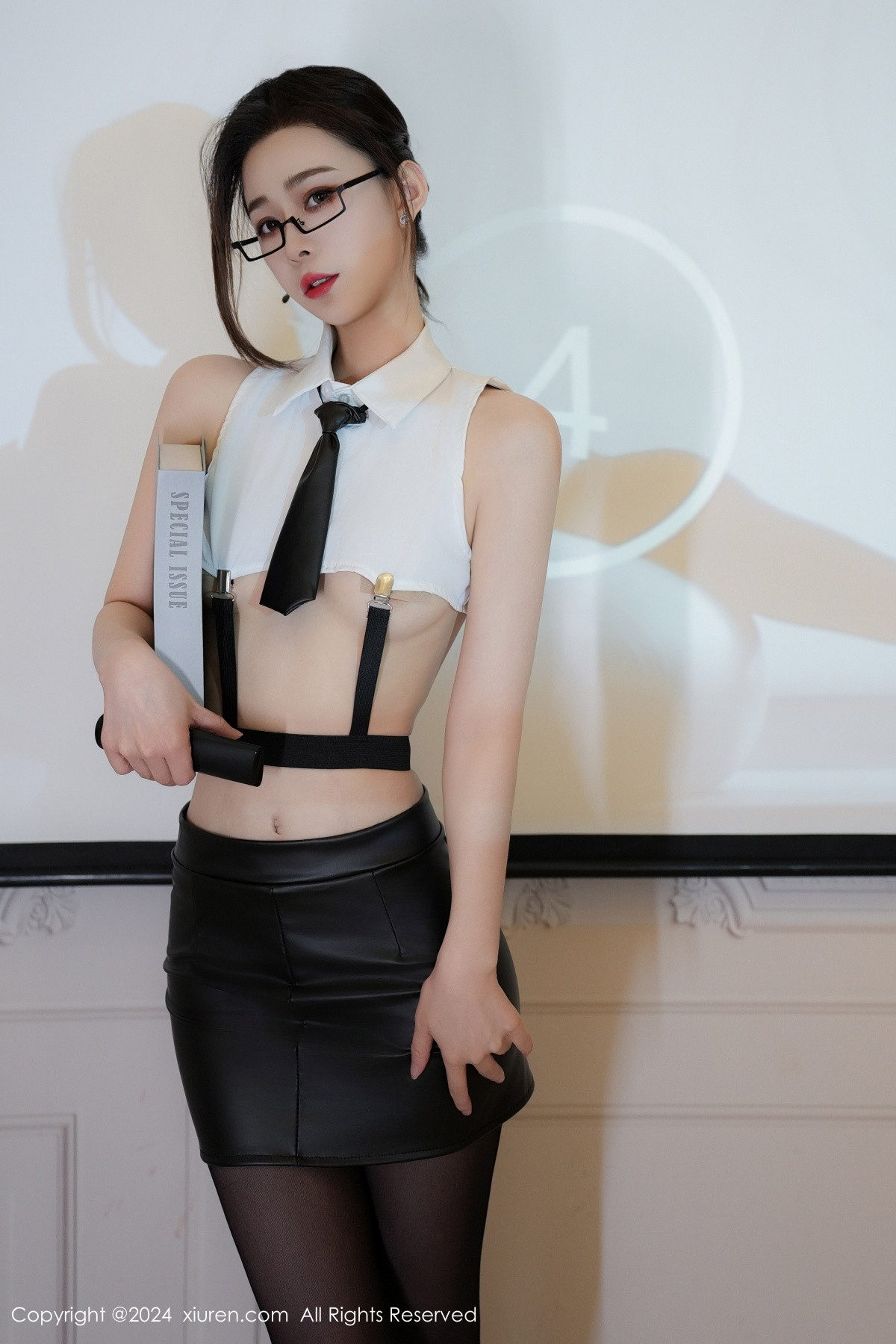[秀人网] 2024.10.28 No.9353 糖糖❤ 黑丝美腿  第10张