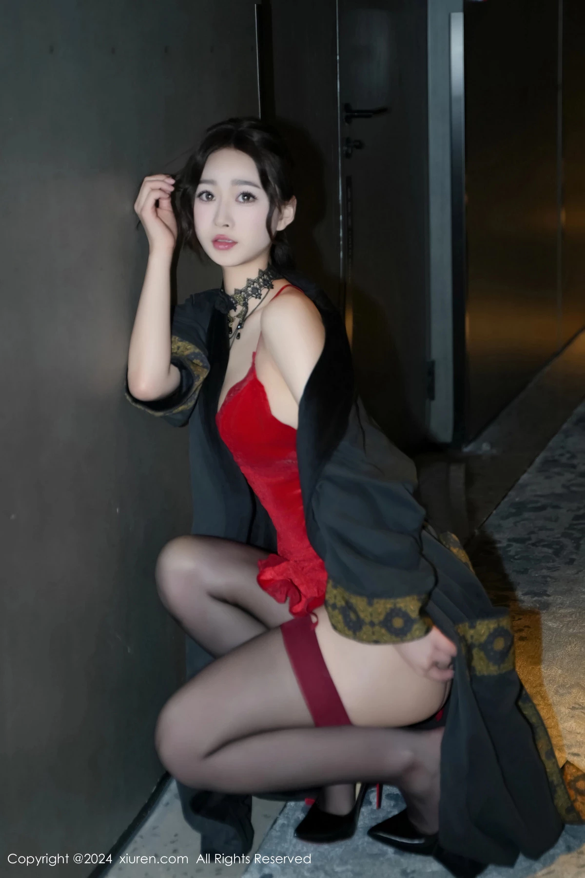 [秀人网] 2024.05.16 No.8547 软糖爱喝奶 黑丝美腿  第16张