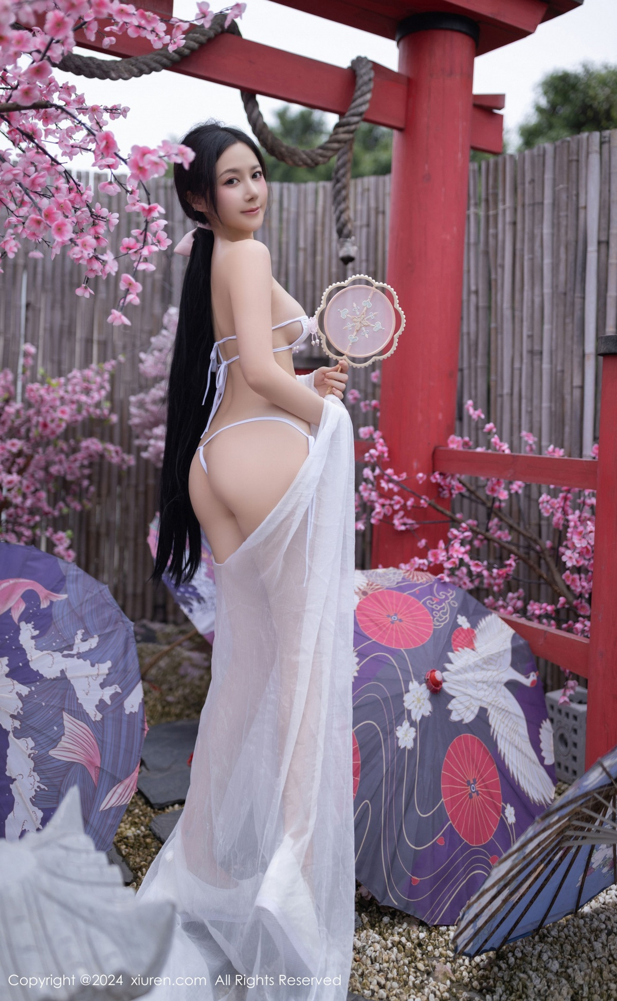[秀人网] 2024.07.26 No.8927 鱼子酱Fish 美腿性感  第40张