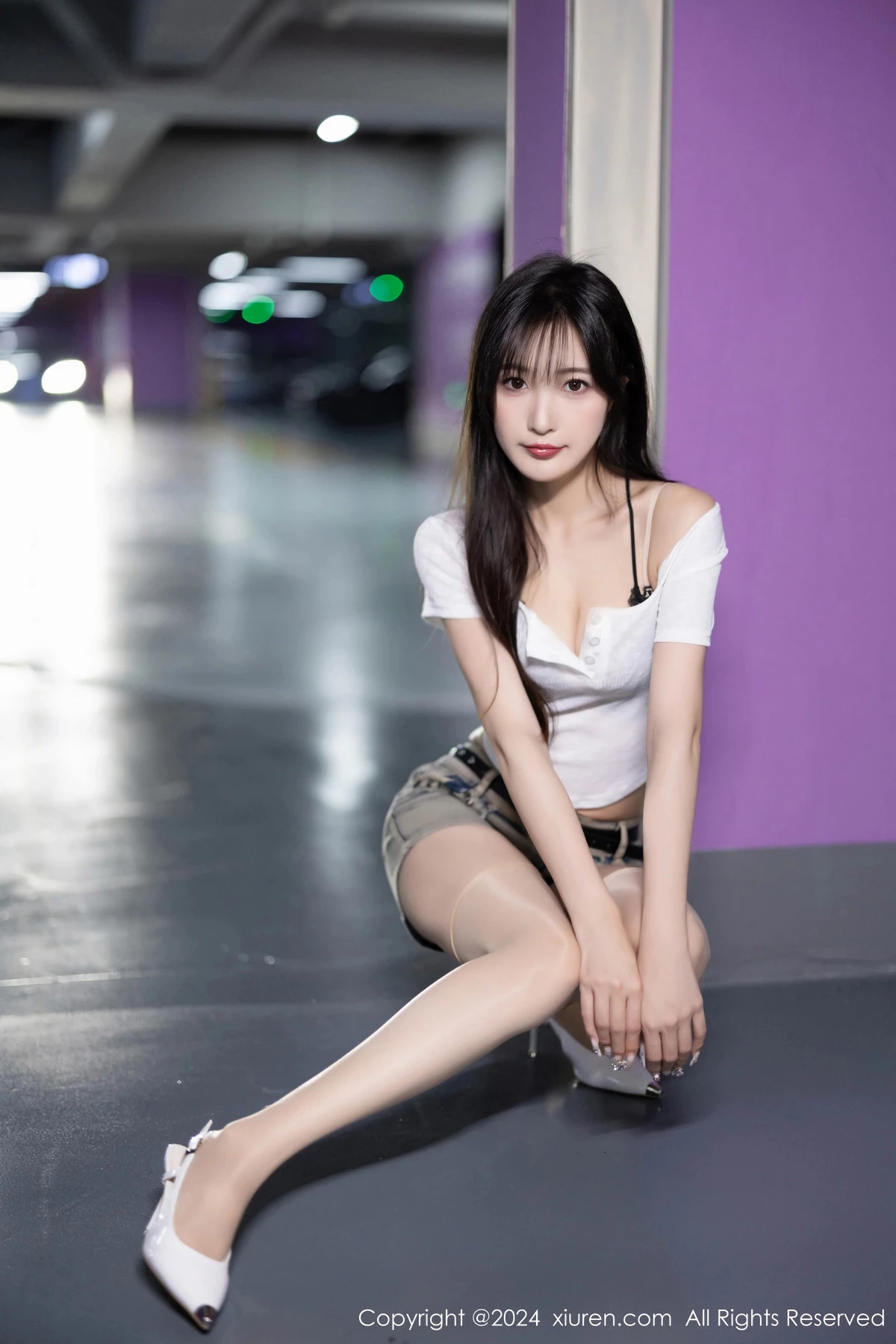 [秀人网] 2024.05.08 No.8504 林星阑 停车场美腿  第8张