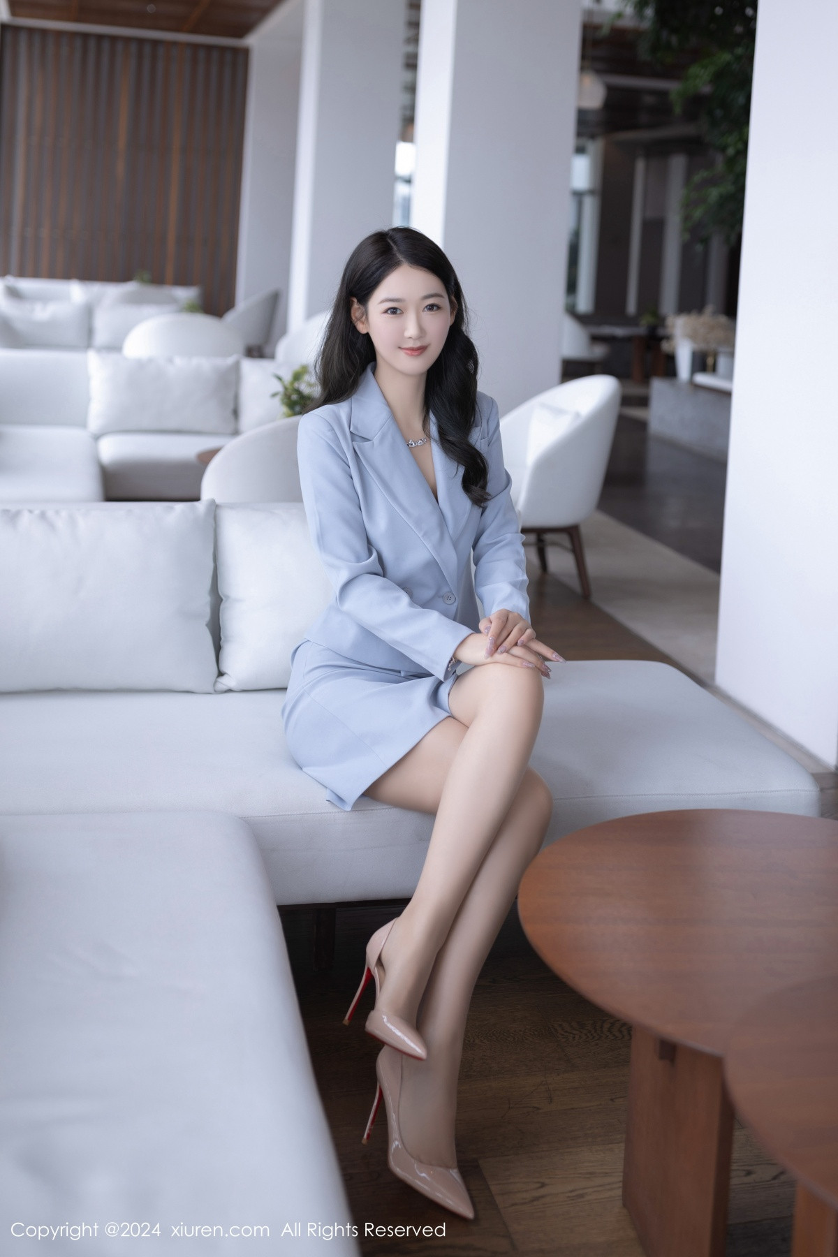 [秀人网] 2024.07.29 No.8935 唐安琪 律师OL