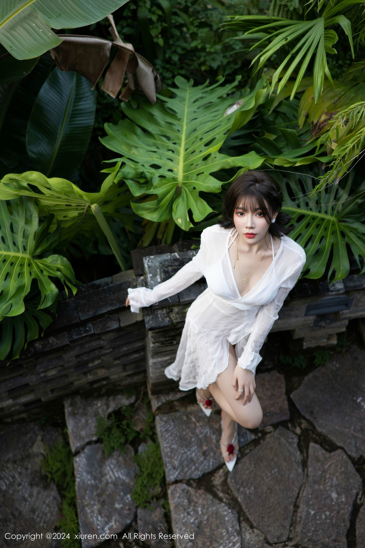 [秀人网] 2024.10.31 No.9375 徐莉芝Booty 丝袜美腿  第2张