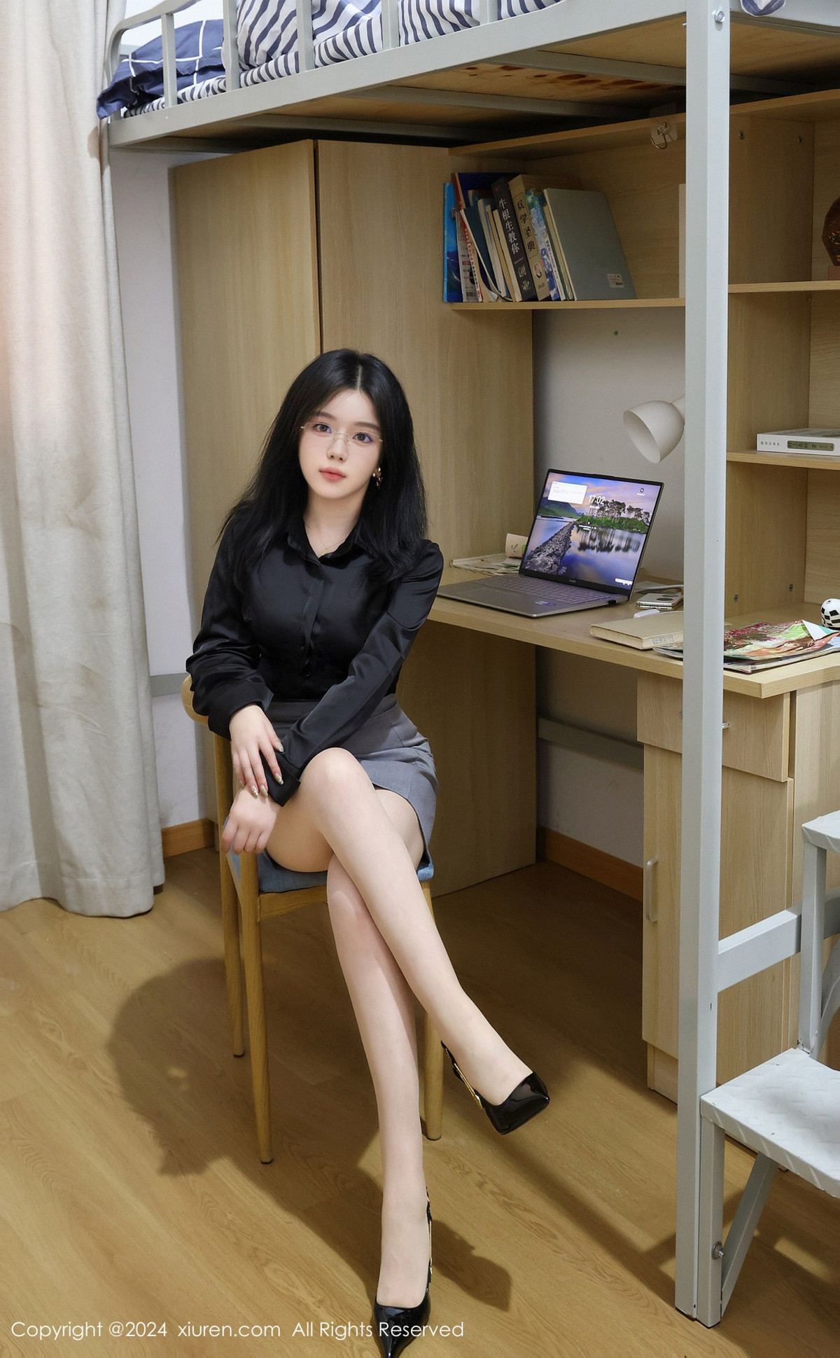 [秀人网] 2024.06.07 No.8674 小薯条nienie 丝袜美腿  第13张