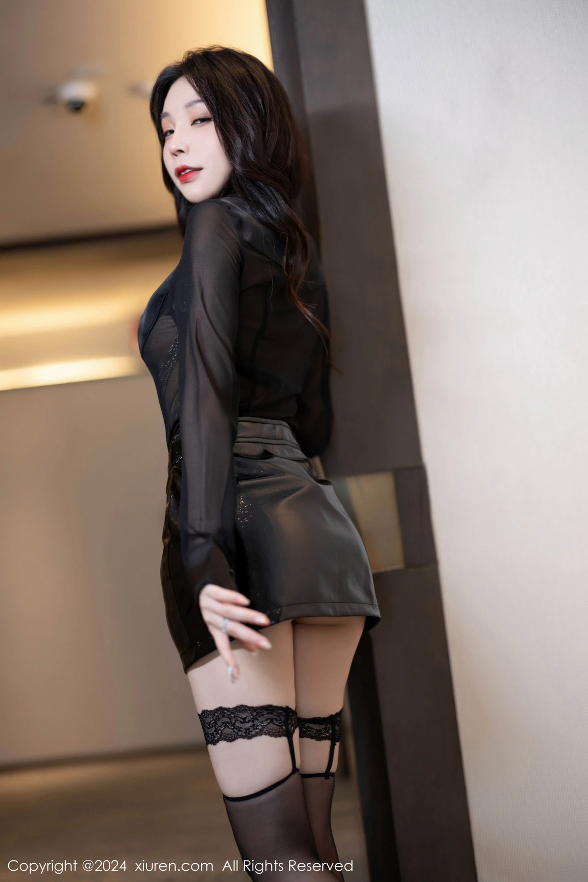 [秀人网] 2024.05.16 No.8554 徐莉芝Booty 黑丝美腿  第23张