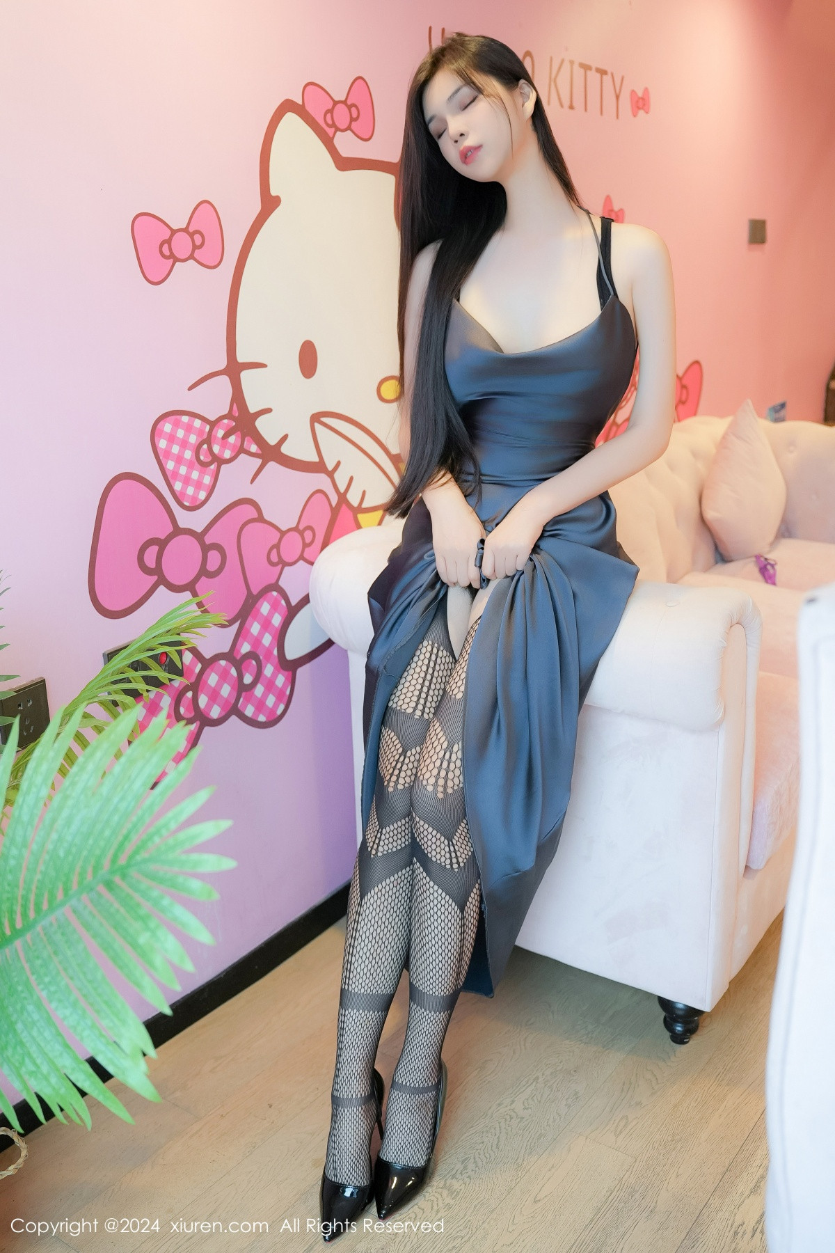 [秀人网] 2024.07.03 No.8795 雪糕CiCi 黑丝美腿  第11张