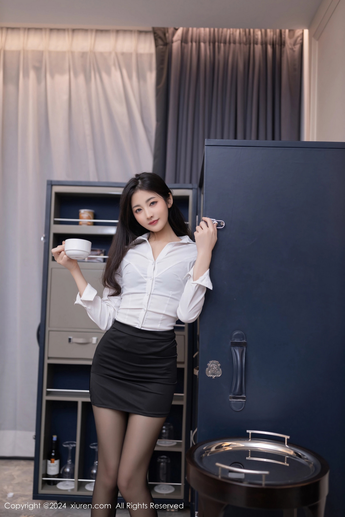 [秀人网] 2024.07.09 No.8830 鱼尾fish 黑丝美腿  第3张
