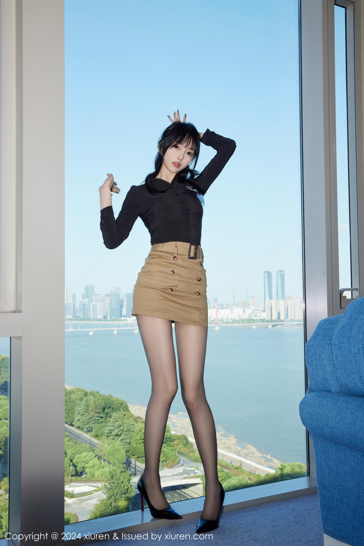 [秀人网] 2024.10.18 No.9309 玥儿玥er 短裙黑丝  第24张