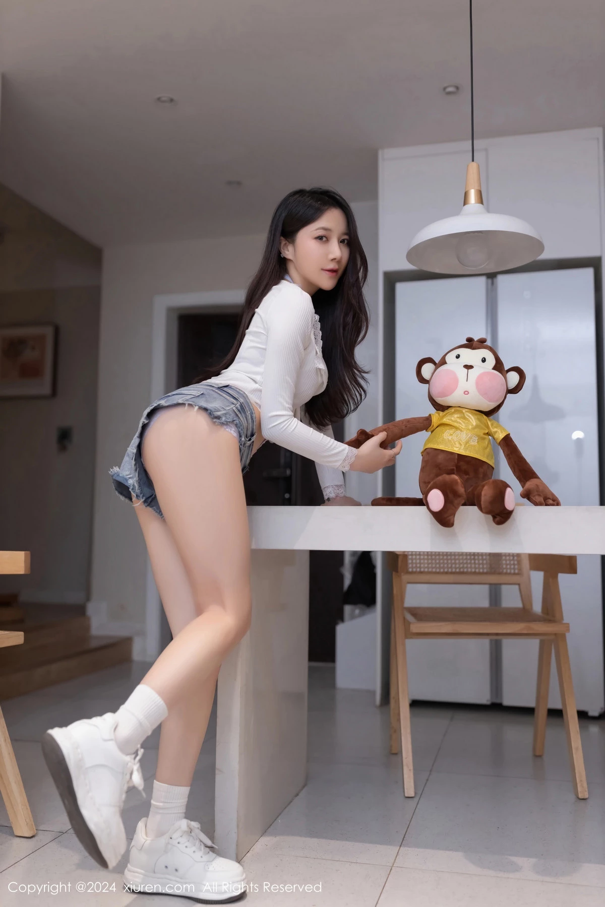 [秀人网] 2024.05.31 No.8639 鱼子酱Fish 美腿性感  第20张