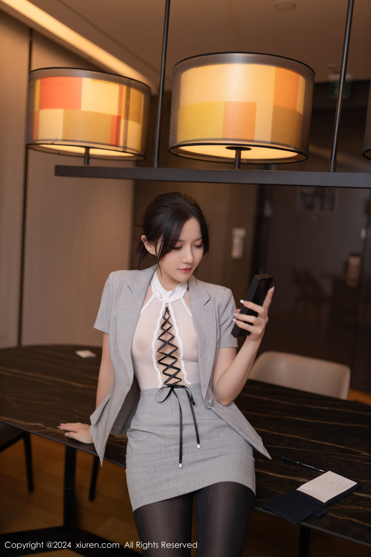 [秀人网] 2024.09.20 No.9189 鱼子酱Fish 黑丝美腿  第17张