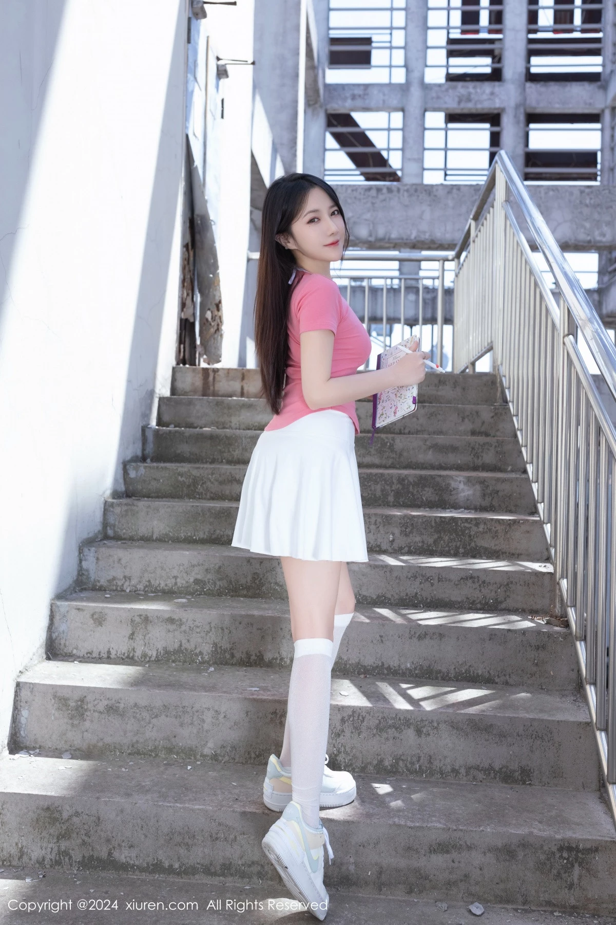 [秀人网] 2024.04.26 No.8457 鱼子酱Fish 天台少女  第7张