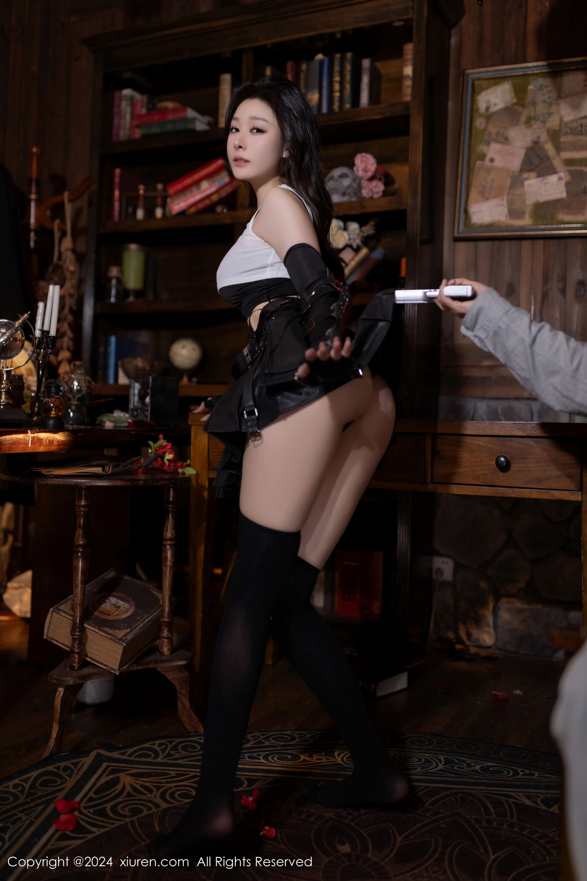 [秀人网] 2024.08.01 No.8953 小逗逗 美腿黑丝  第31张