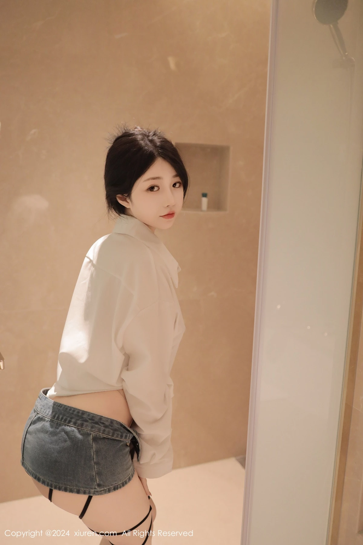 [秀人网] 2024.04.16 No.8400 陈小花 美胸性感  第15张