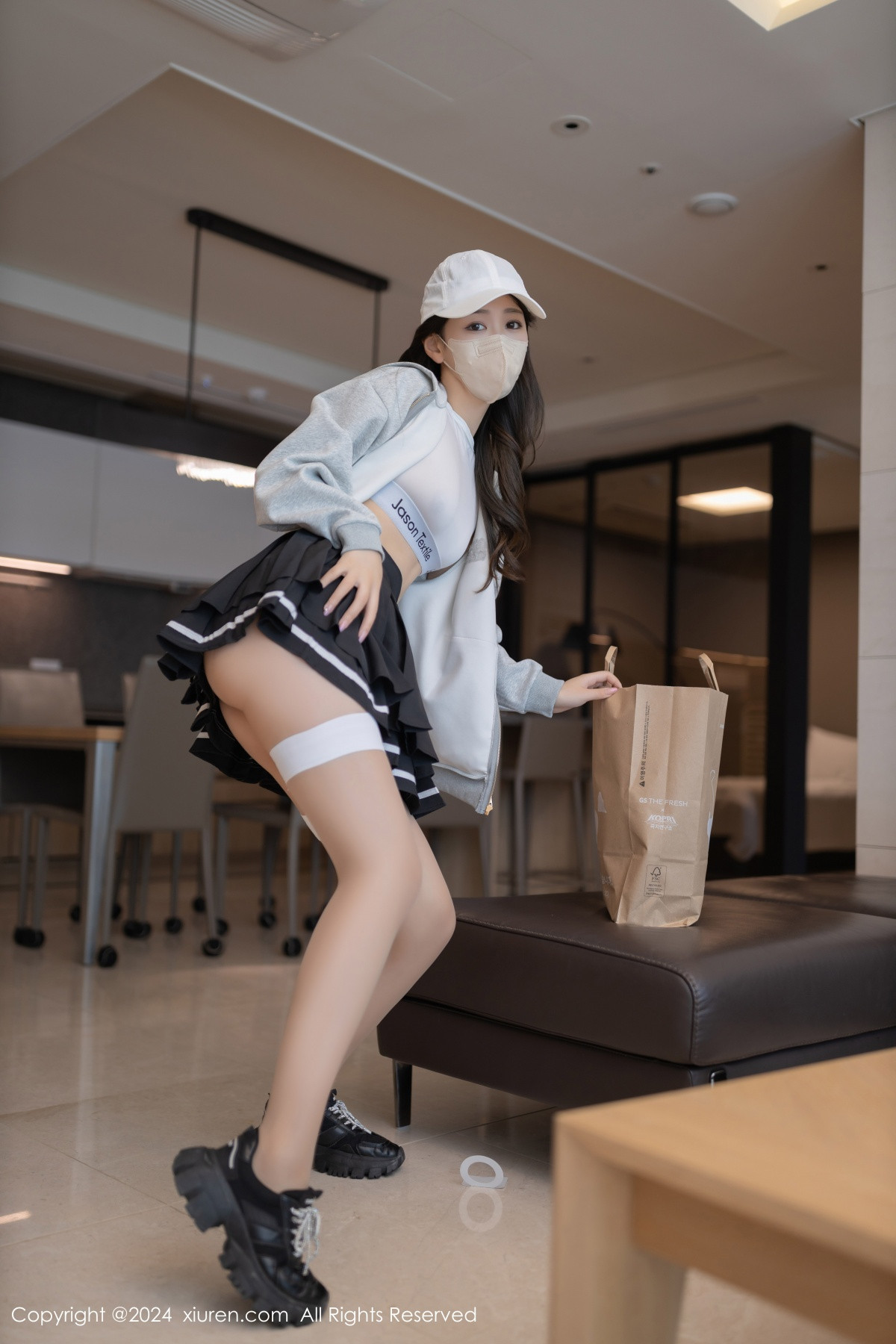 [秀人网] 2024.09.23 No.9196 唐安琪 丝袜美腿  第16张