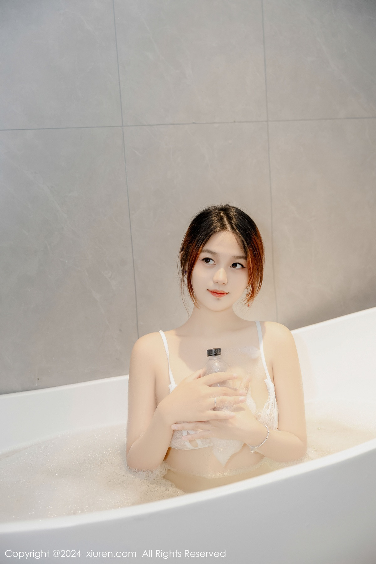 [秀人网] 2024.08.20 No.9037 吴婷婉 新人美腿  第70张