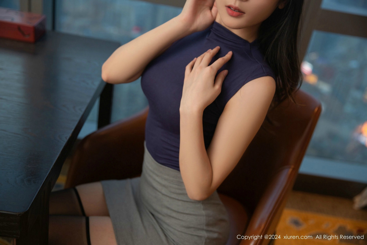 [秀人网] 2024.10.31 No.9372 刘婷婷 黑丝美腿  第13张
